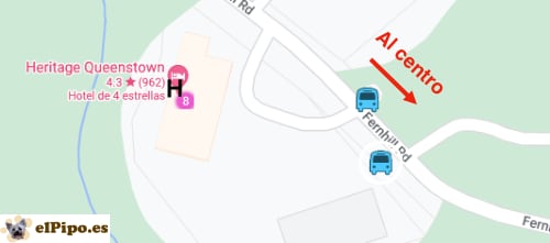 situación de la parada de autobús frente el hotel
