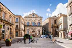 Piazza Giuseppe Garibaldi